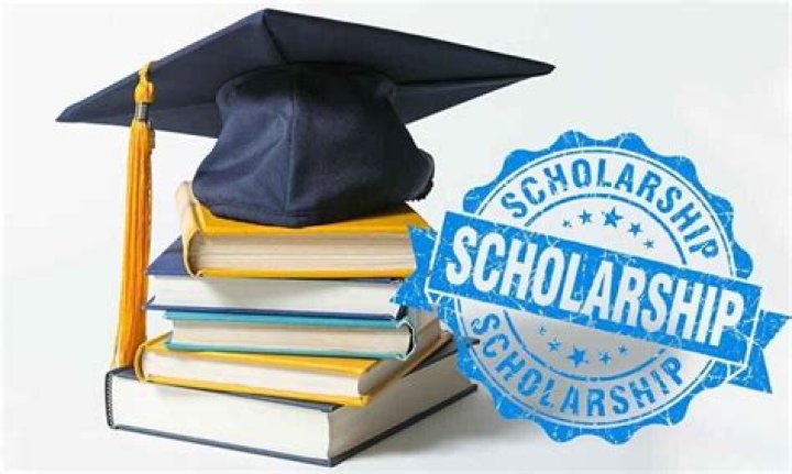 Can you get scholarships for art?