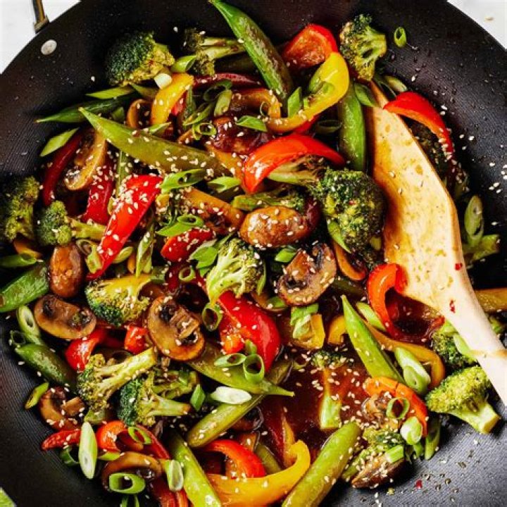 How do I stir fry a wok?
