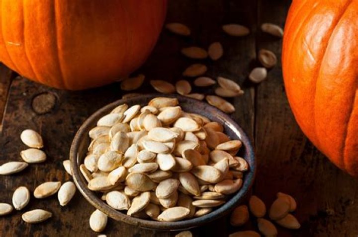 How many pumpkin seeds should I eat daily?