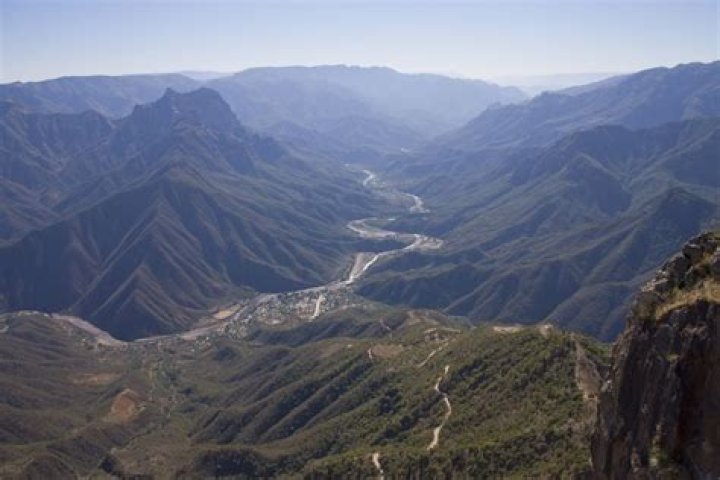 What are the major landforms in Mexico?
