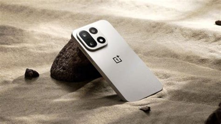 What is the price of OnePlus one in India?